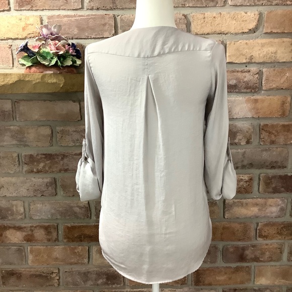 ZARA BASIC Light Gray V-Neck Top 186 - Picture 3 of 10